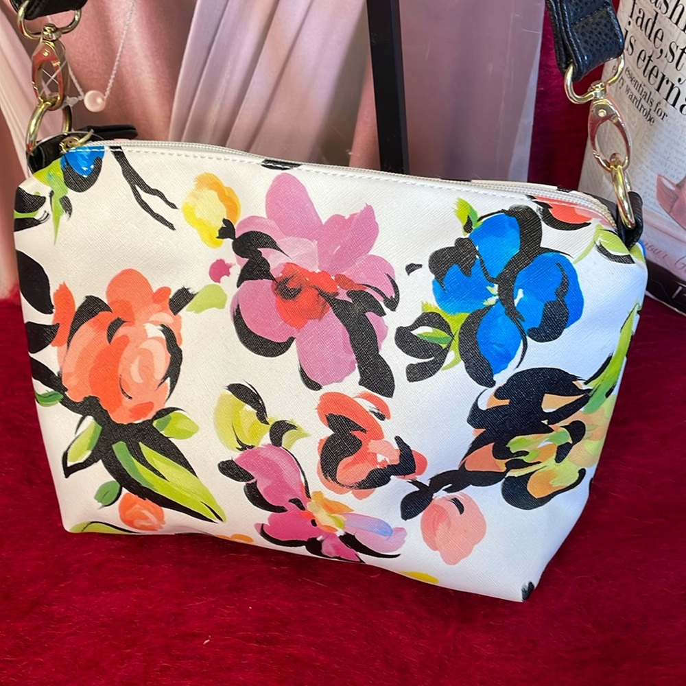 GAL CREAM FLORAL PRINT PINKS BLUE ORANGES GREENS ADJUSTABLE CROSSBODY BAG PURSE